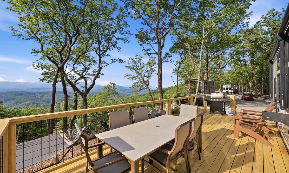 Tallassee House | Gorgeous views of the Smoky Mountains Family