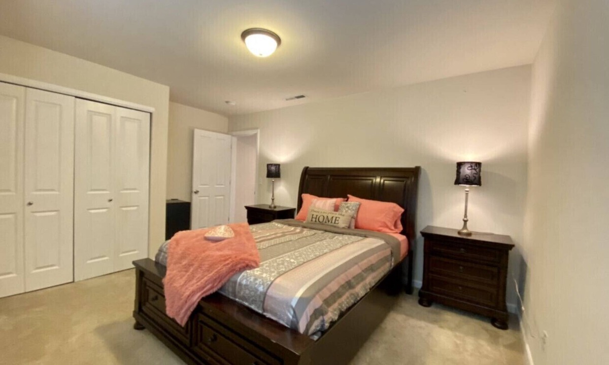 Martha Lake House | GORGEOUS VILLA: Renovation or staycation