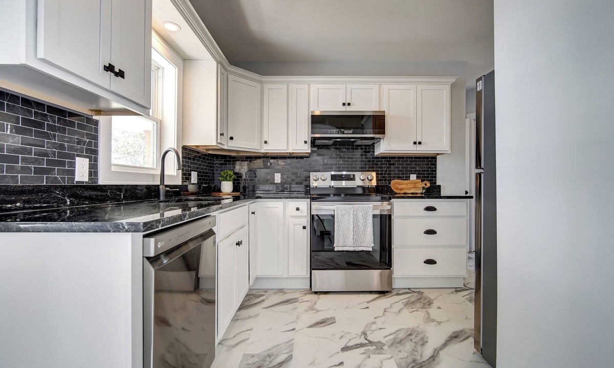 Conrod Settlement Cottage | Gorgeous Waterfront Cottage only 45 minutes from Halifax