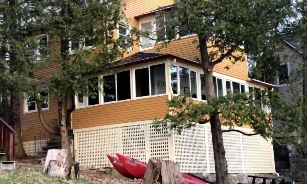 North Ferrisburgh House | Gorgeous Water Front Home w/Private Beach on Lake Champlain