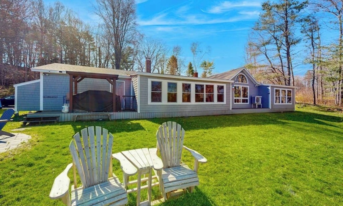 Wiscasset Cabin | Gorgeous Waterfront Home on Westport Island with 2 Sunrooms