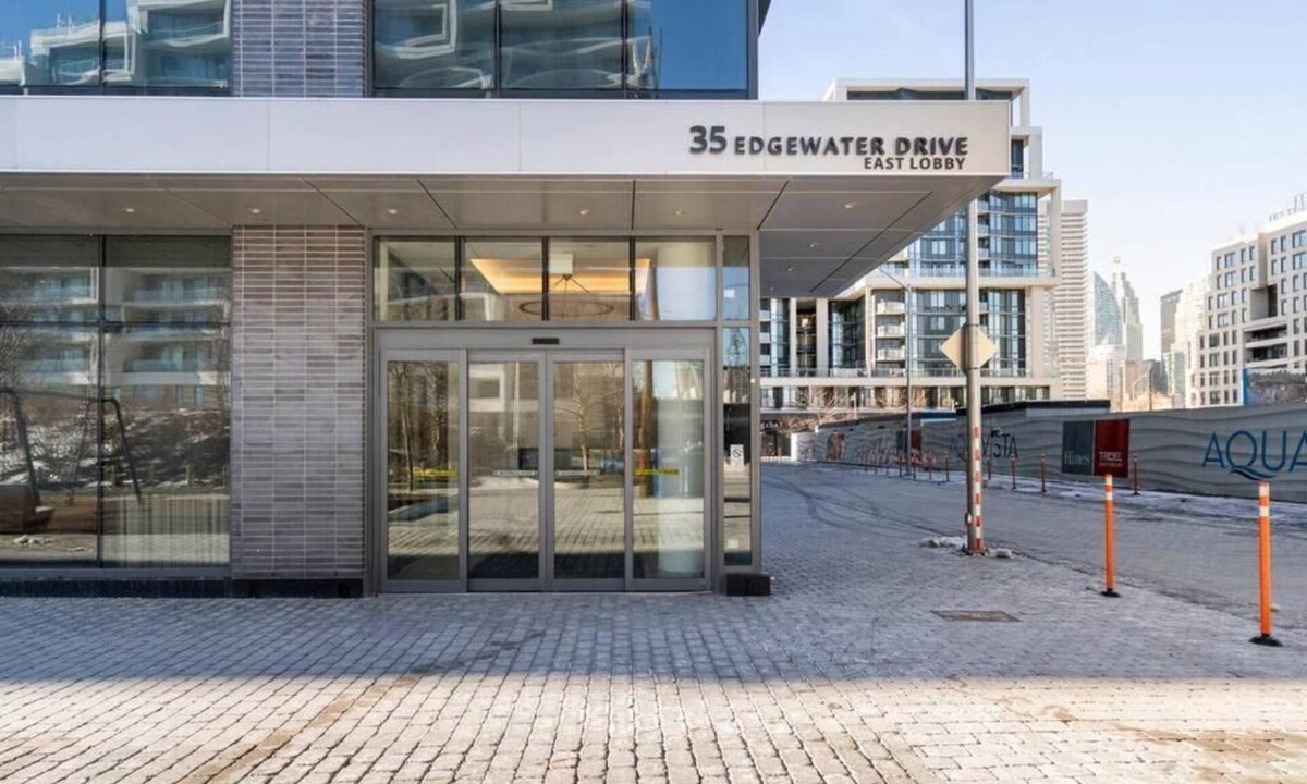 Central Waterfront Condo | Gorgeous Waterfront Condo