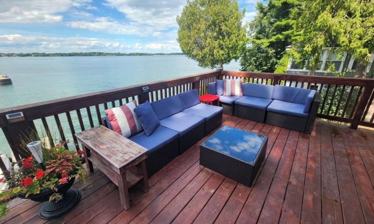 Clayton Cottage | Gorgeous waterfront cottage on the St. Lawrence River
