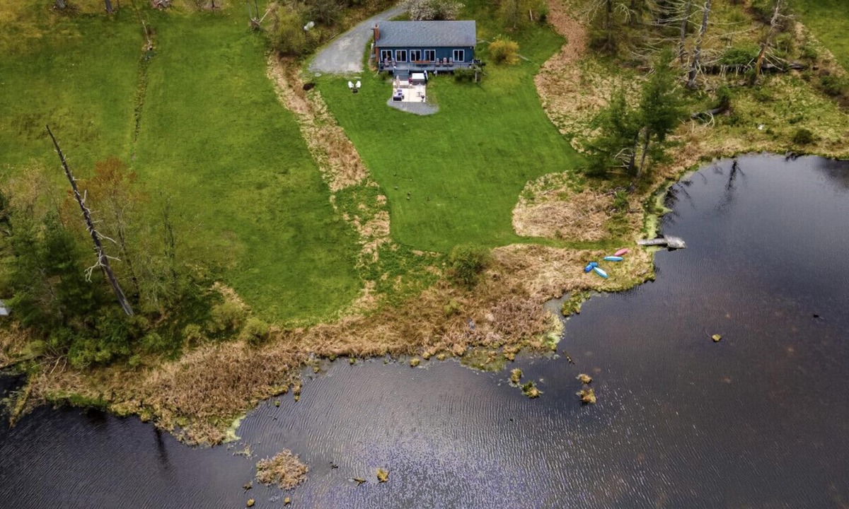 Narrowsburg Cabin | Gorgeous Waterfront w/Hot Tub and Game Level