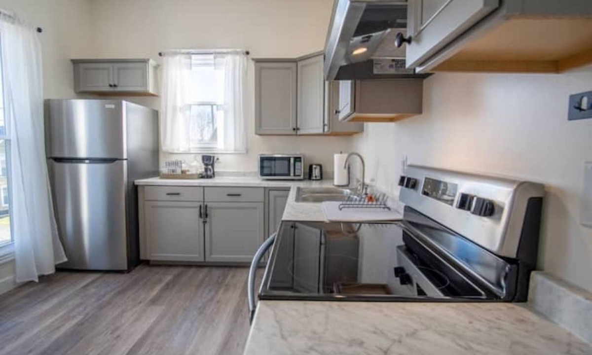 Waverly Apartment | Gorgeous Waverly Walk-up