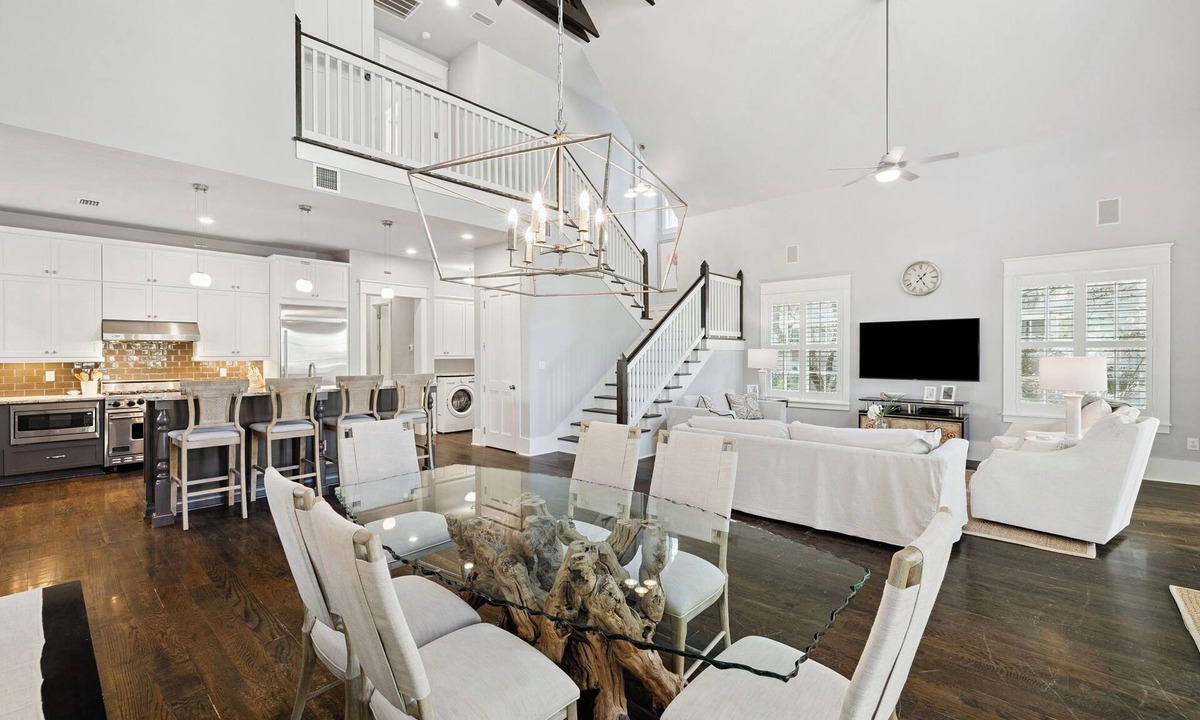 Forest District House | Gourmet Chef's Kitchen! Multiple Porches! 4 Bikes!