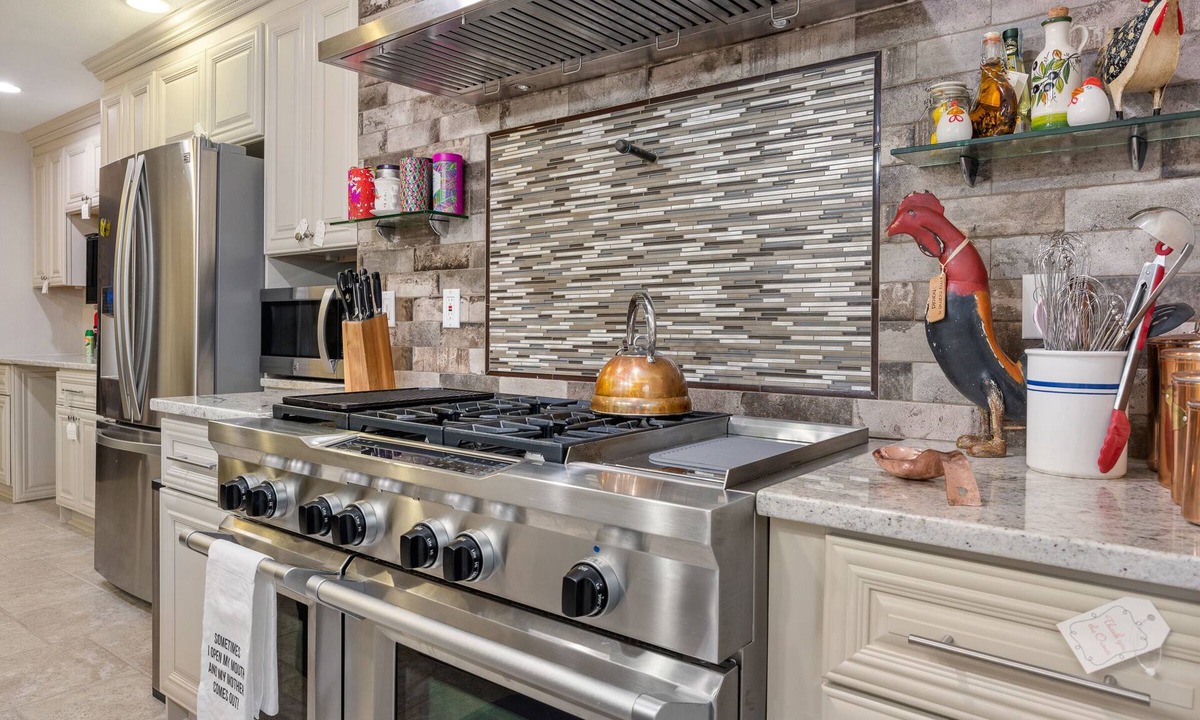 Fair Oaks Ranch House | Gourmet Getaway: Cozy Home with Chef's Kitchen