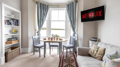 Kilchattan Bay Apartment | Govandale Seaviews