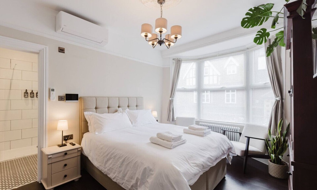 Tring Apartment | Grace`s Guesthouse Room 5