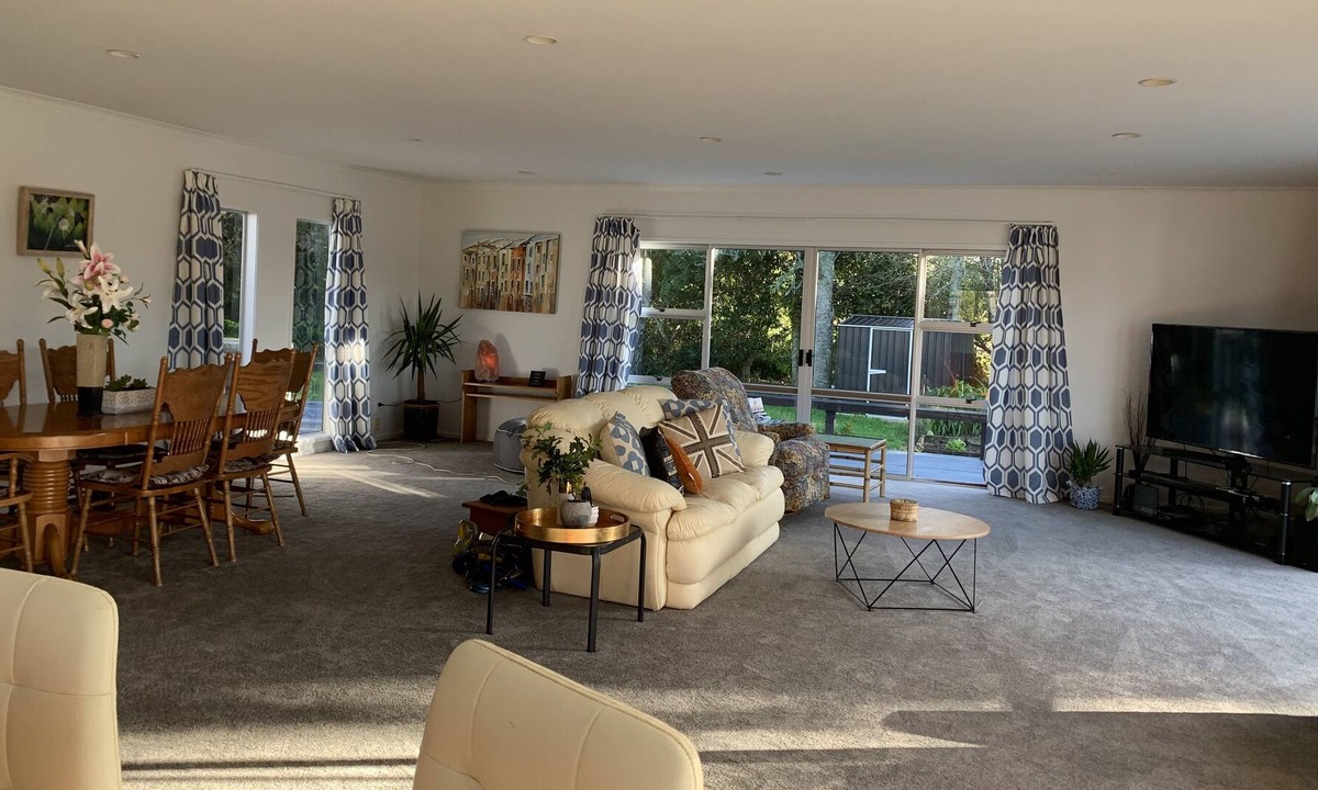 Waipapa House | Graceful Escape