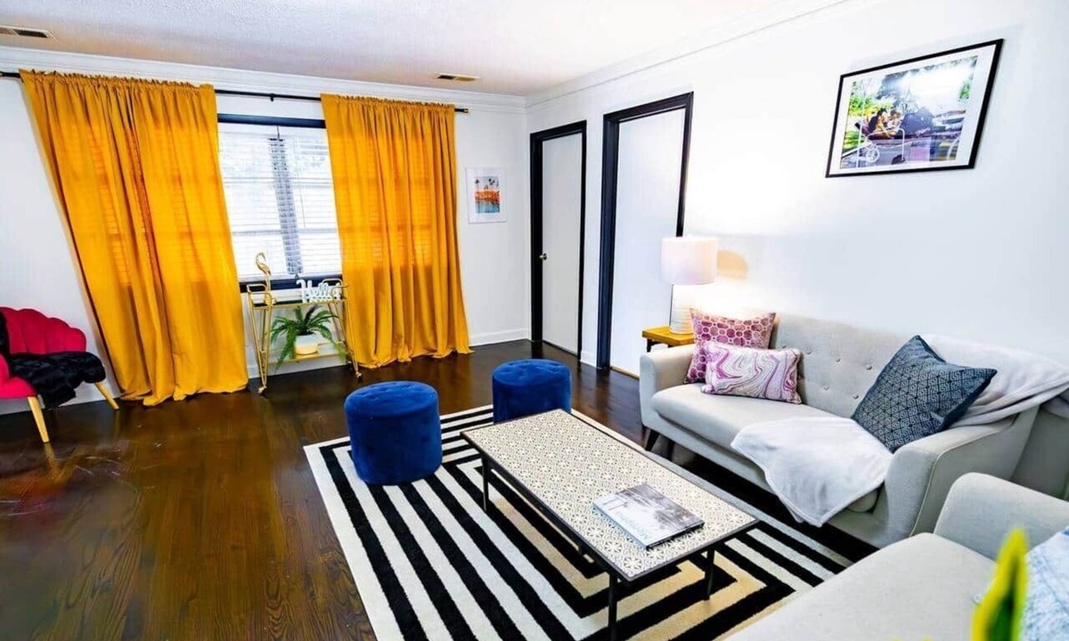 Whitehaven Apartment | Graceland Getaway · Cozy 2BR 1BA + Parking & WiFi