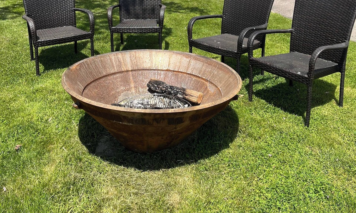 Bozrah House | Gracious, comfy, 1800’s Full Farmhouse