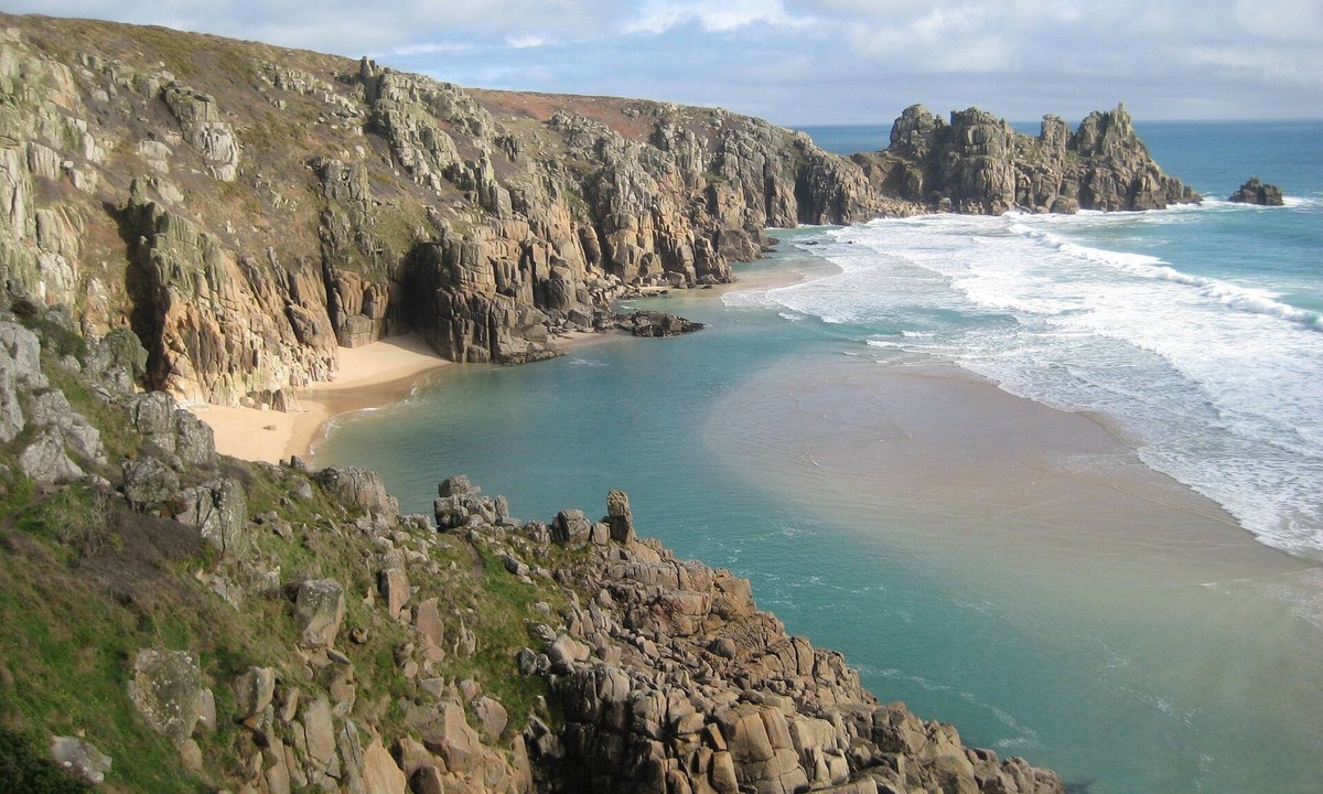 Saint Martin House | Grade 2 Listed Barn Conversion on quiet country lane