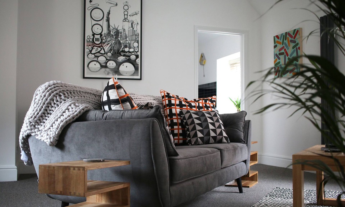 Norwich Apartment | Grade II Listed Flat with Modern Touches Sleeps 2