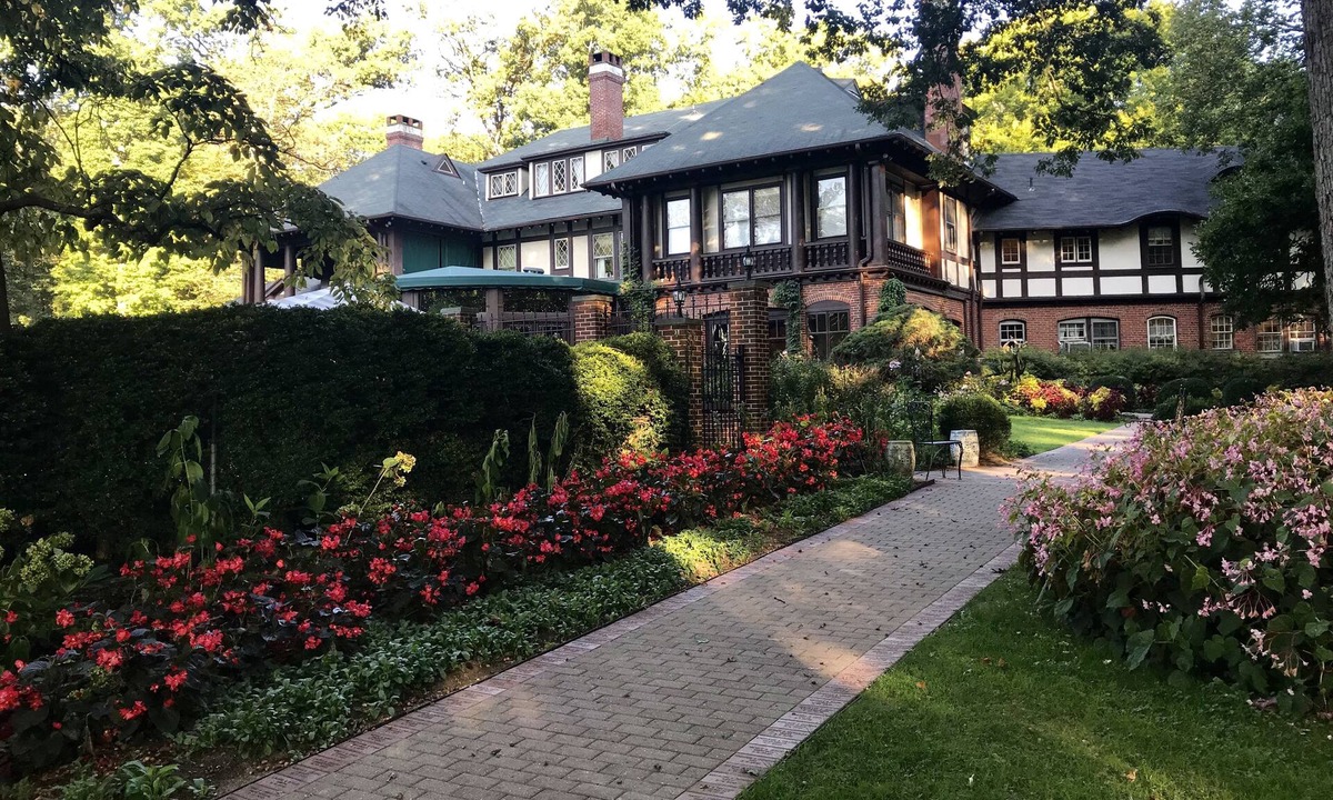 Stevenson Bed & Breakfast | Gramercy Mansion B&B