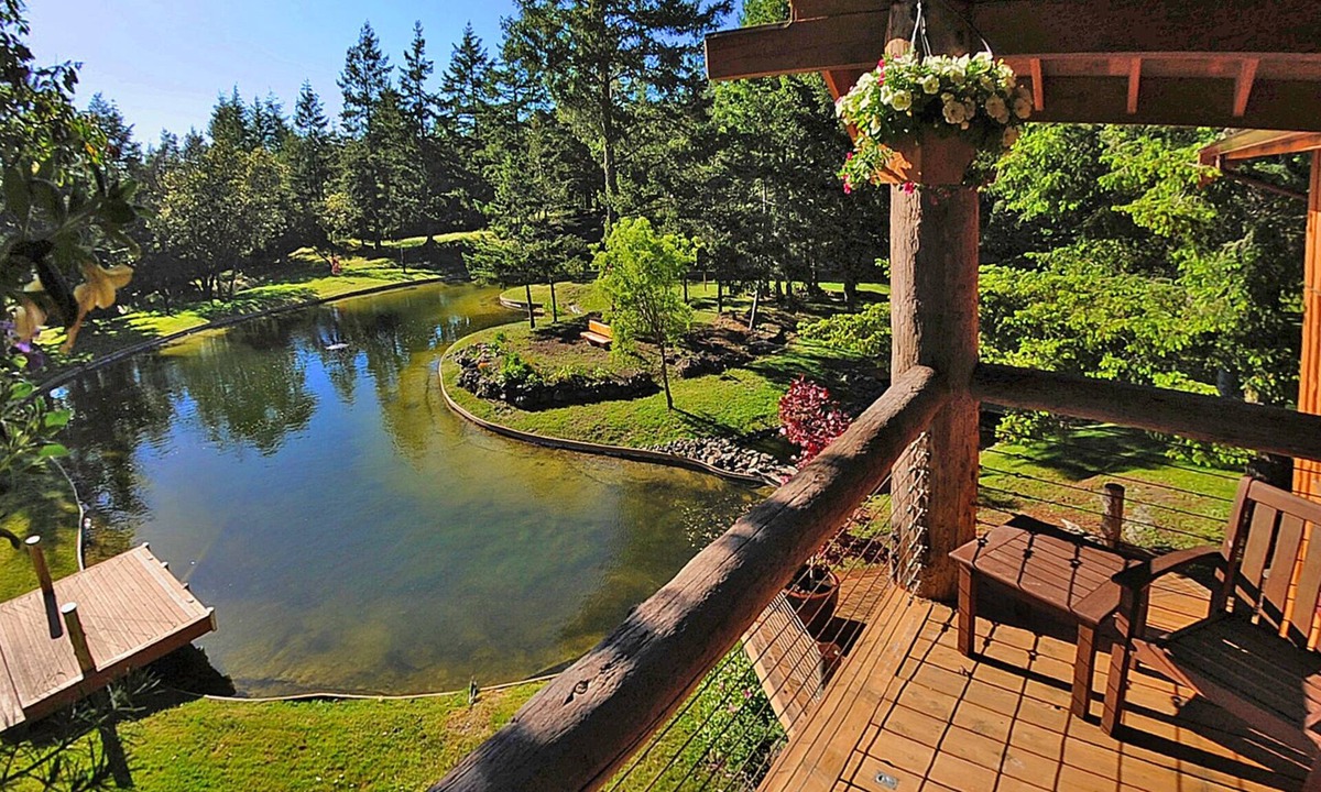 Friday Harbor House | Gramma's 4BR Home, Lake, Wooded, Hot Tub, Swim, Swings, Gated Estate, Gorgeous