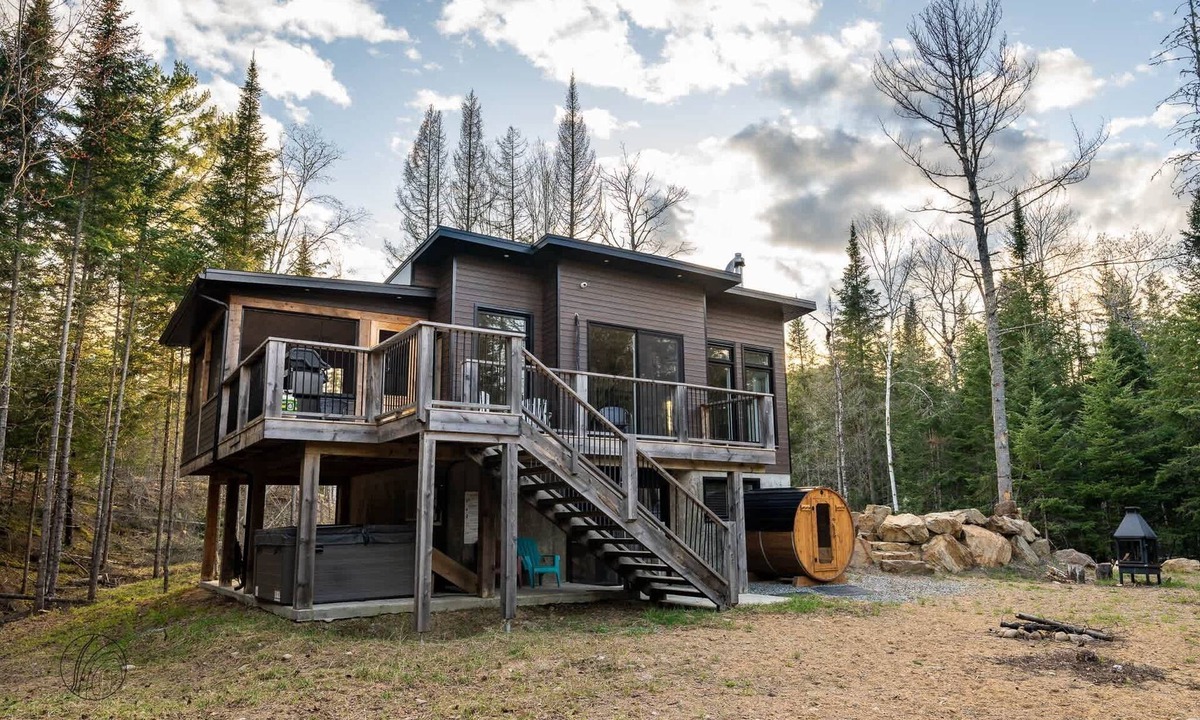 Matawinie Regional County Municipality Ski Chalet | Grand Duc | spa | sauna | riverfront | dogfriendly