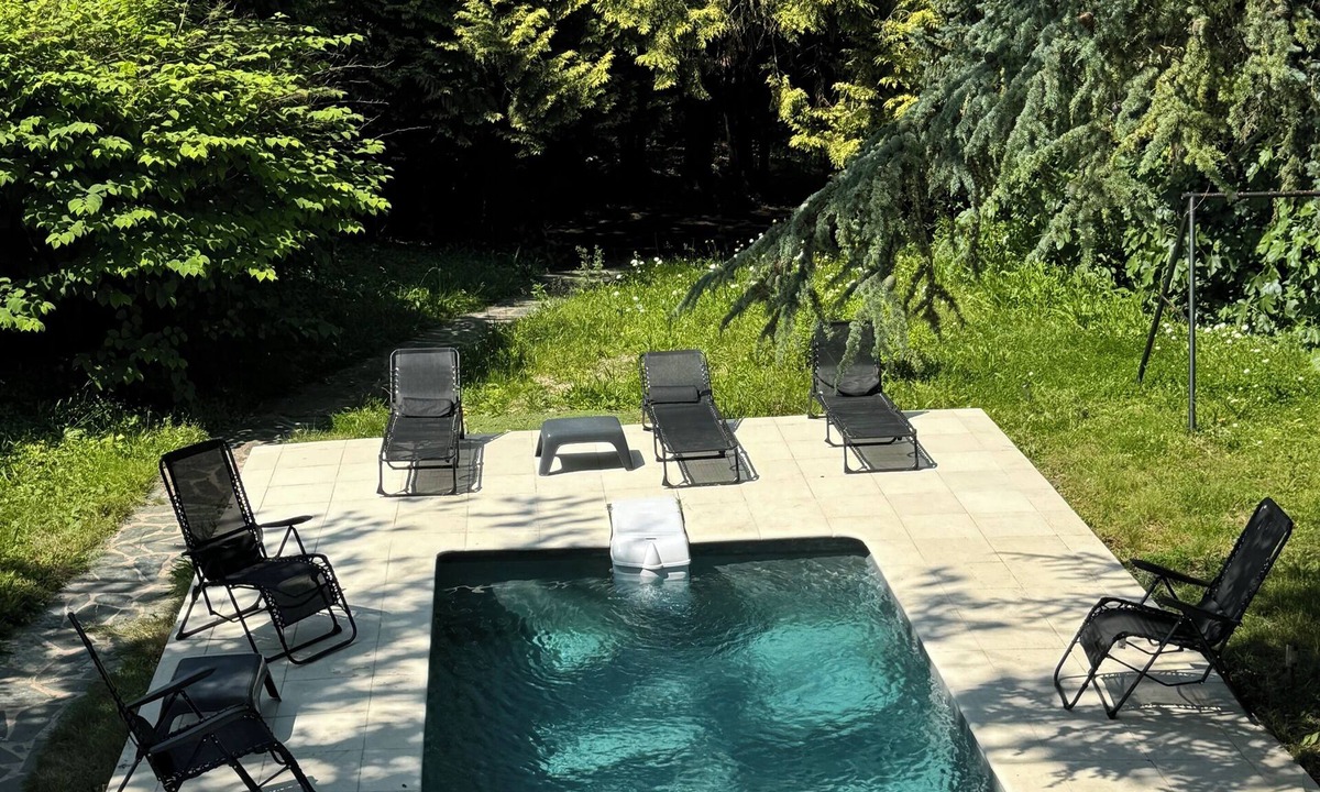 La Ferte-Gaucher House | GRAN HOUSE WITH POOL AND SAUNA