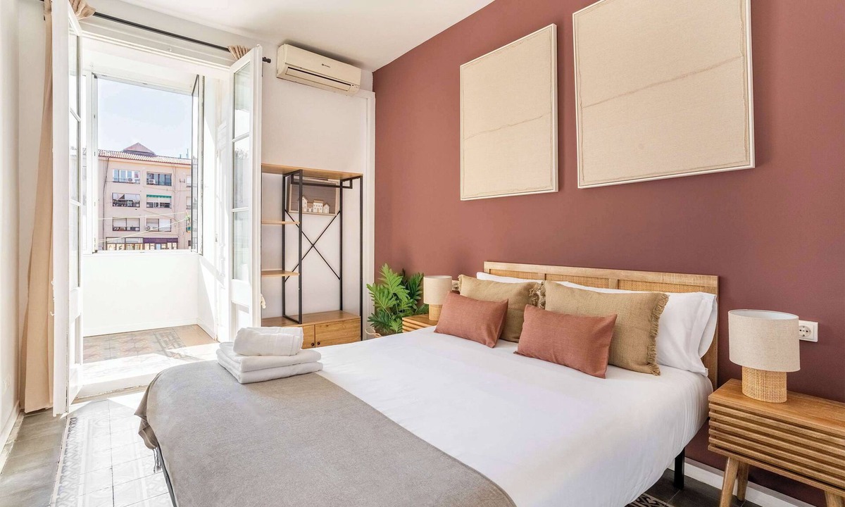 Esquerra de l'Eixample Apartment | Gran Vía Historic Catalan 4BD for Families