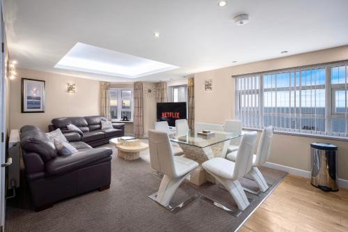 Bispham Apartment | Granada Apartments Queens Mansions