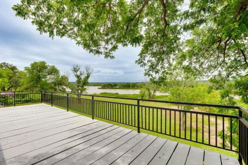 Dennis House | Granbury Home w/Lake Views ~ 6 Mi to Boat Launch!