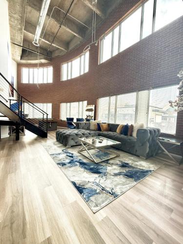 Atlantic Station Area Apartment | Grand 3br loft in Atlantic Station