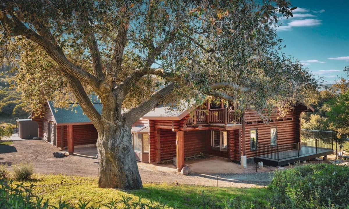 Alpine Cabin | Grand Alpine Estate | Reunions & Special Occasions