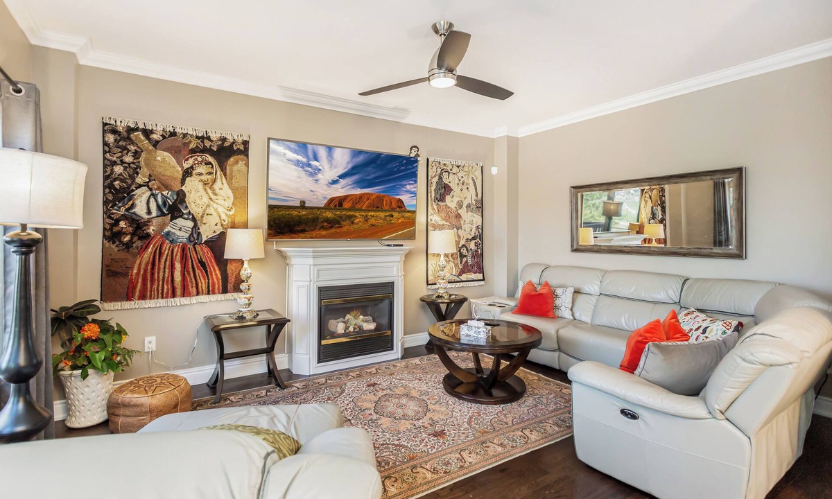 Churchill Meadows House | Grand and elegant house which combines beauty and comfort in perfect harmony