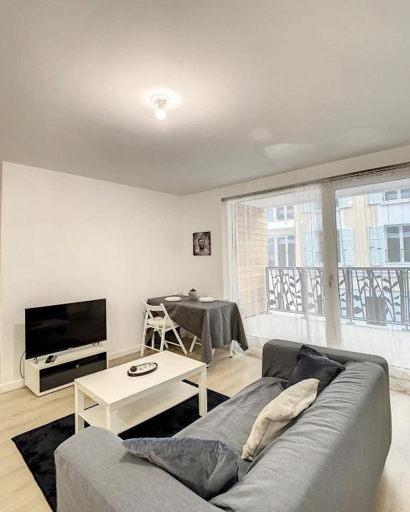 Sarcelles Apartment | Grand Appart spacieux terrasse parking 2pers wifi