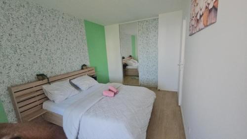 Jouy-le-Moutier Apartment | grand appartement 2 pièces en résidence