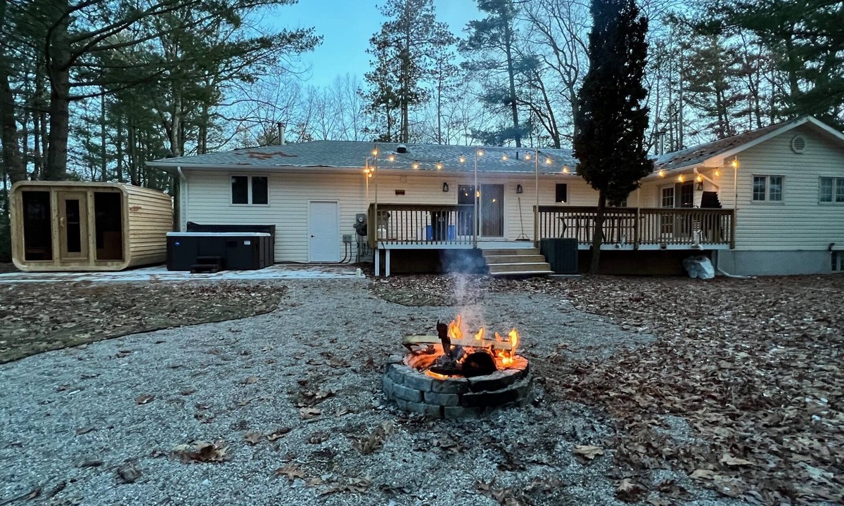 Grand Bend Cottage | Grand Bend -Beach Spa Retreat - Villa Nicole