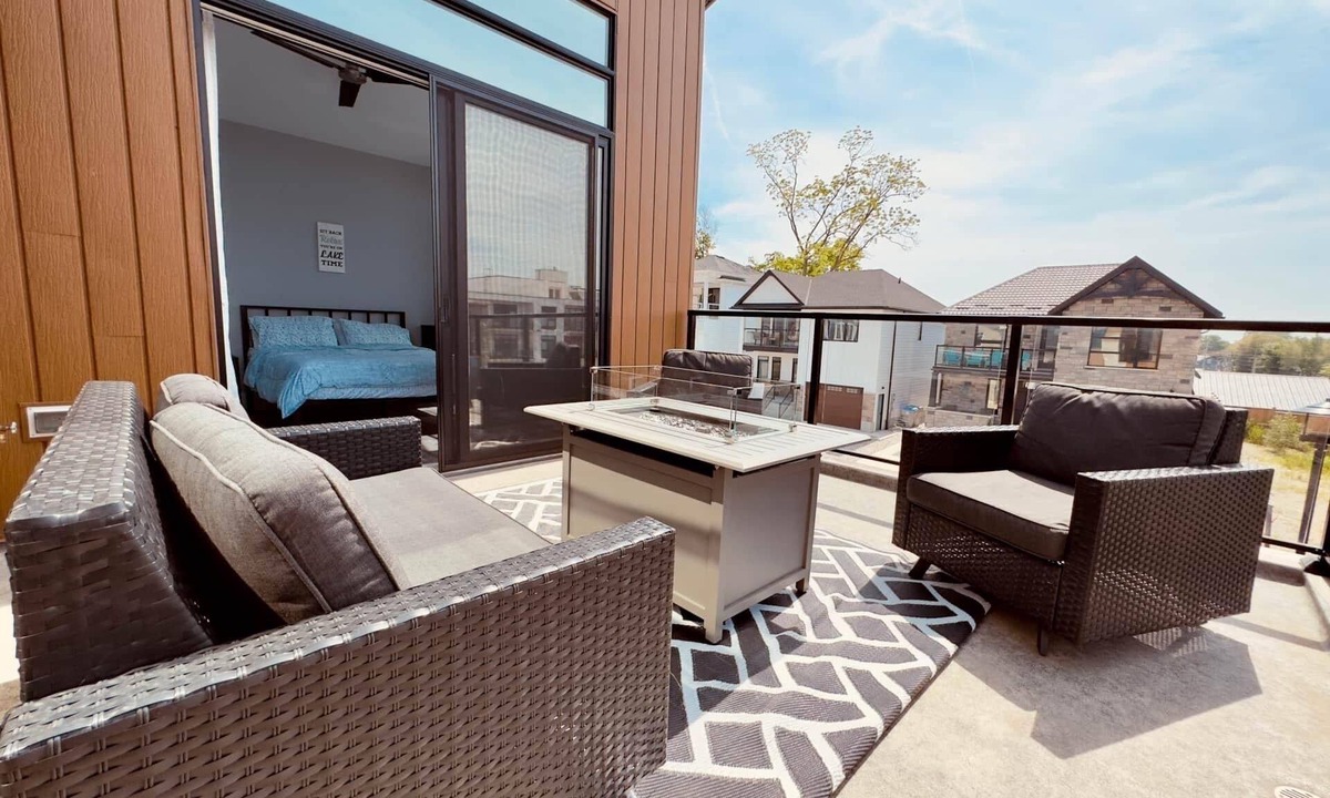 Grand Bend House | Grand Bend Modern Living Upper Unit with Separate Entrance 4 Bedrooms