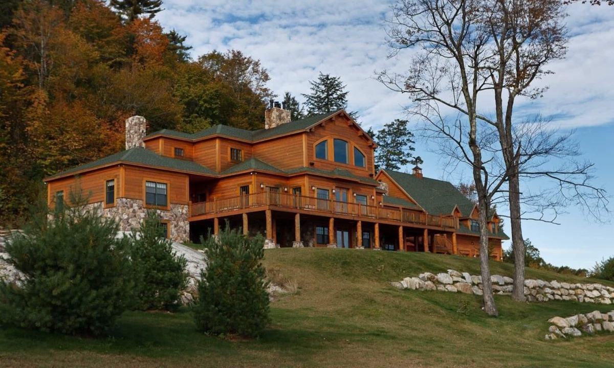 Eaton House | Grand Blanc Mountain Home