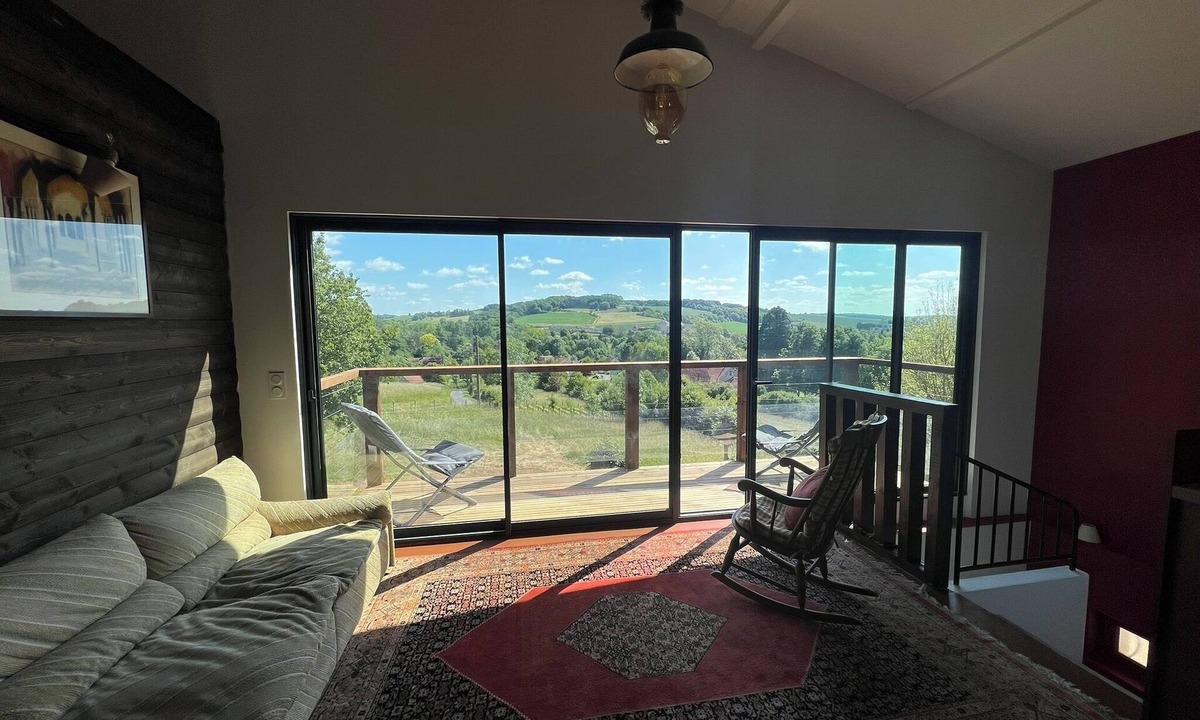 Verdelot Ski Chalet | Grand chalet à la campagne avec vue splendide
