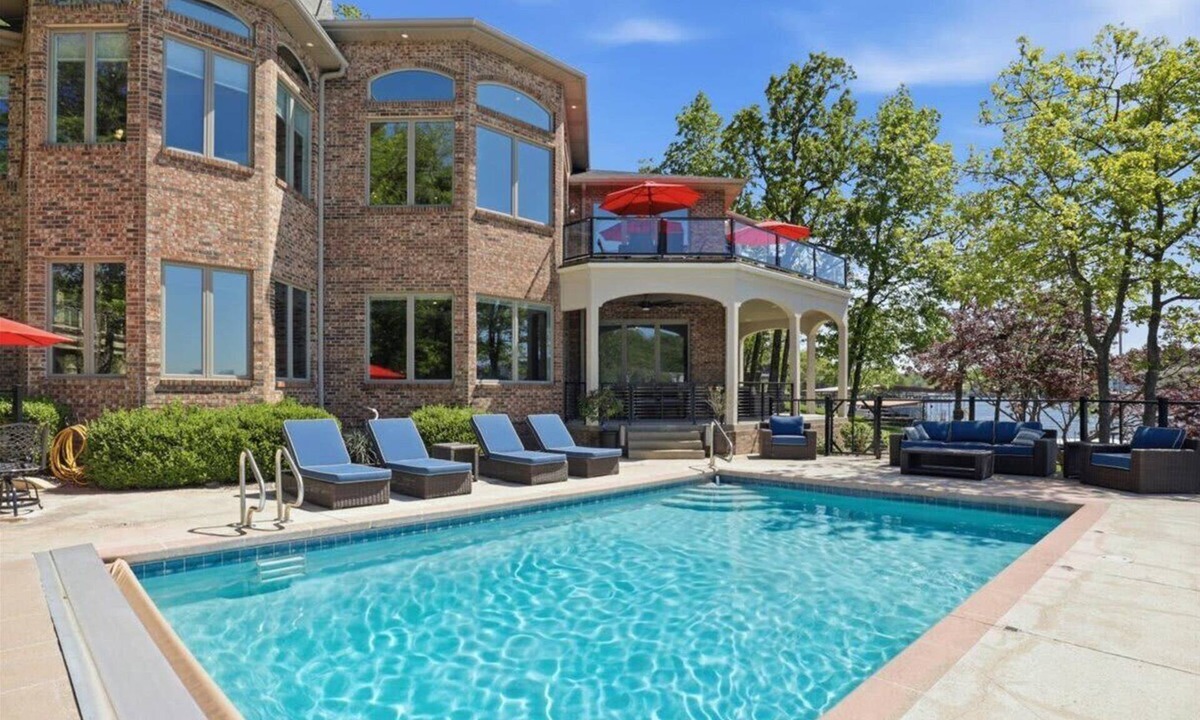 Osage Beach House | Grand Cove 5b, heated pool, VIEWS, Dock sleeps 18