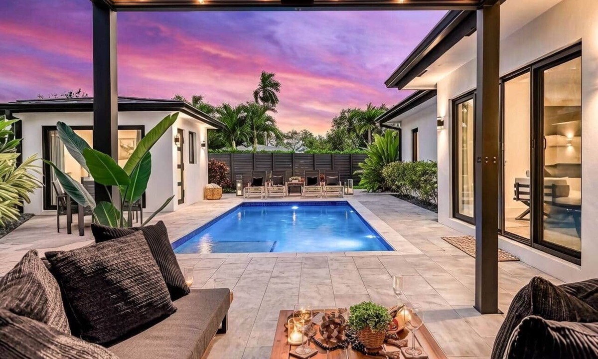 North Andrews Gardens House | Grand Cypress Fairways 3BRD + Pool house