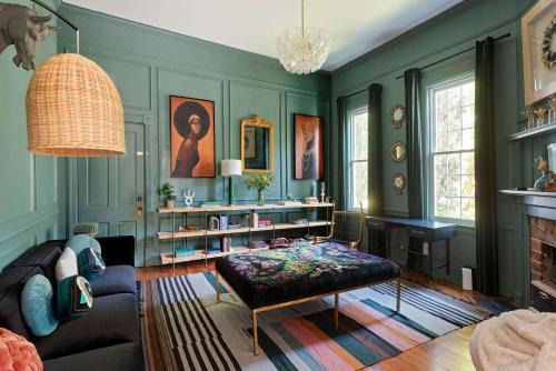 East Side Apartment | Grand Damn