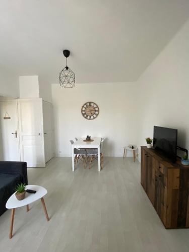Bagnoles-de-l'Orne Apartment | Grand deux pièces au pied du parc du château