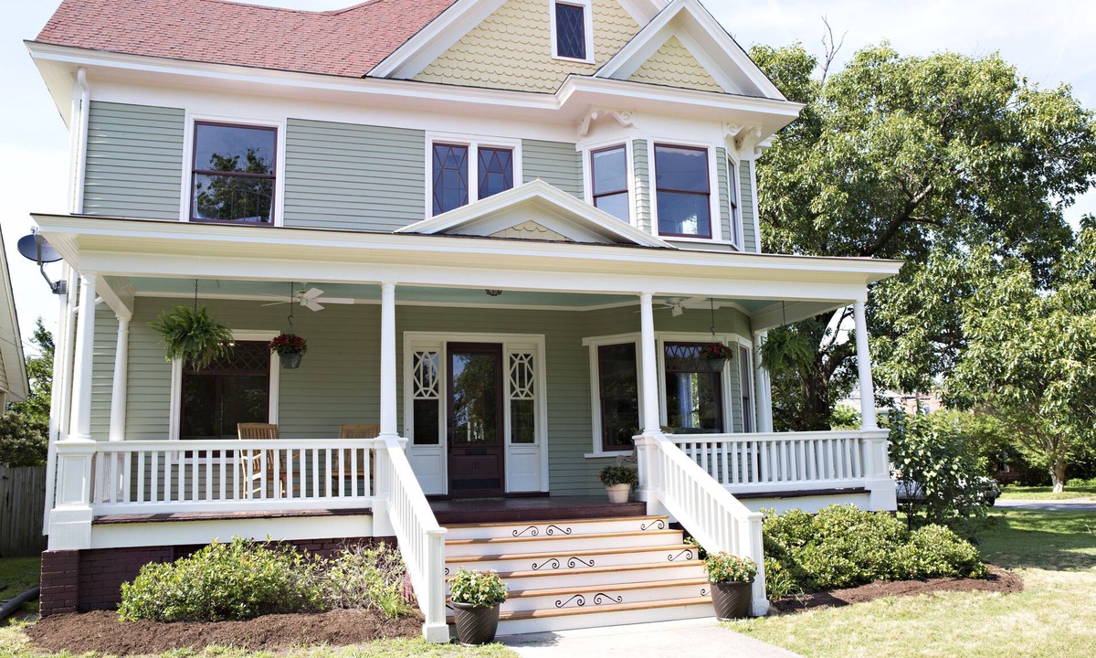 Cape Charles House | Grand Escape - Featured on HGTV's Beachfront Bargain Hunt