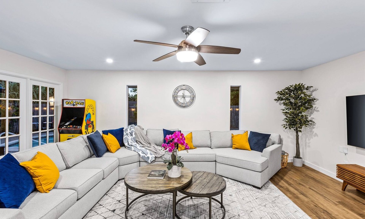 Willow Meadows/Willowbend Area House | Grand Family Oasis – pool + game room