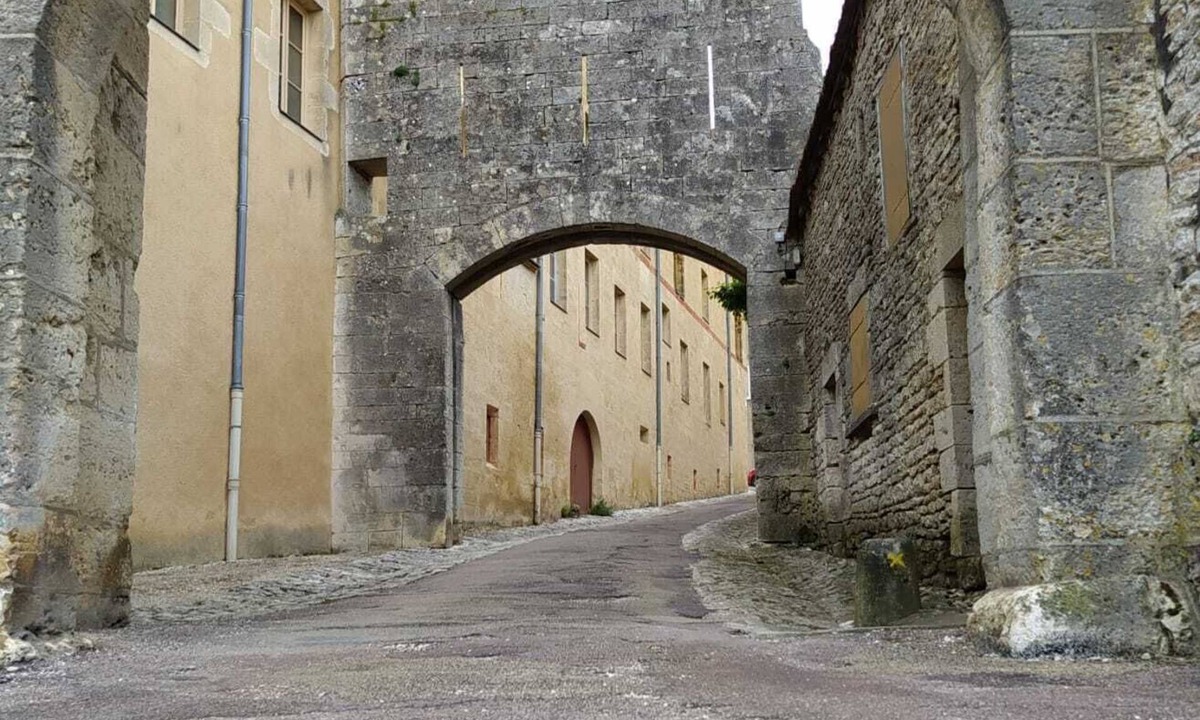 Flavigny-sur-Ozerain House | Grand Gîte de Caractère