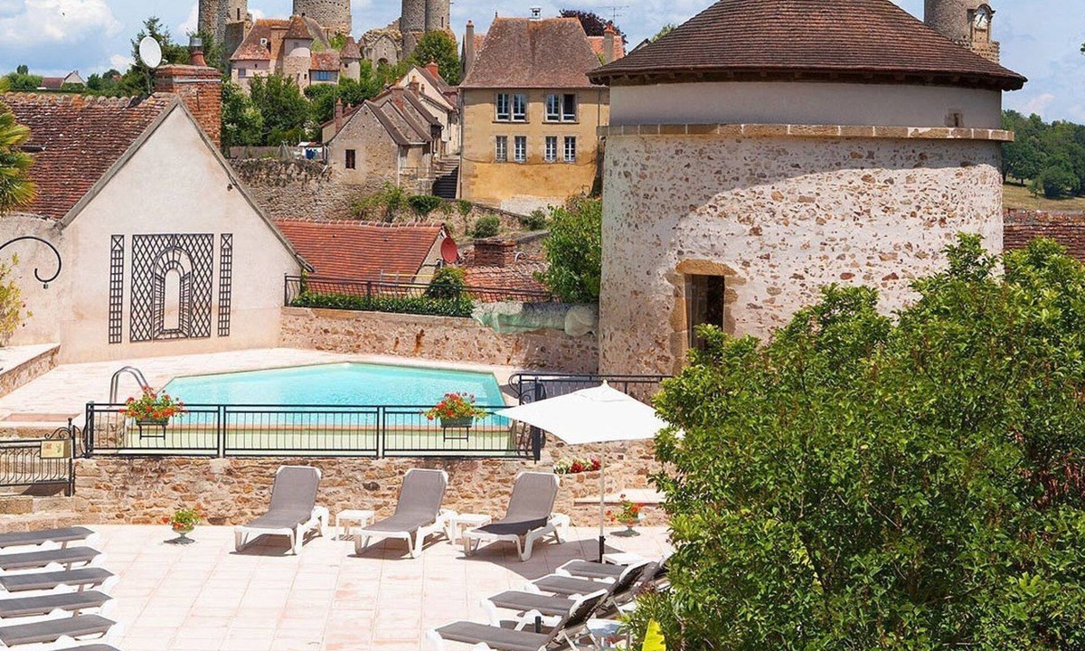 Bourbon-l'Archambault Hotel | Grand Hôtel de Montespan-Talleyrand