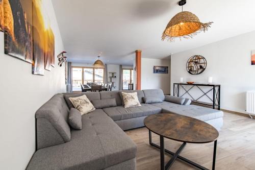 Saint-Jean-de-Maurienne Apartment | Grand Horizon Large Terrace & Mountain View