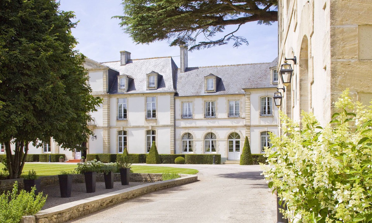 Sully Hotel | Grand Hotel "Château de Sully" - Piscine et Spa
