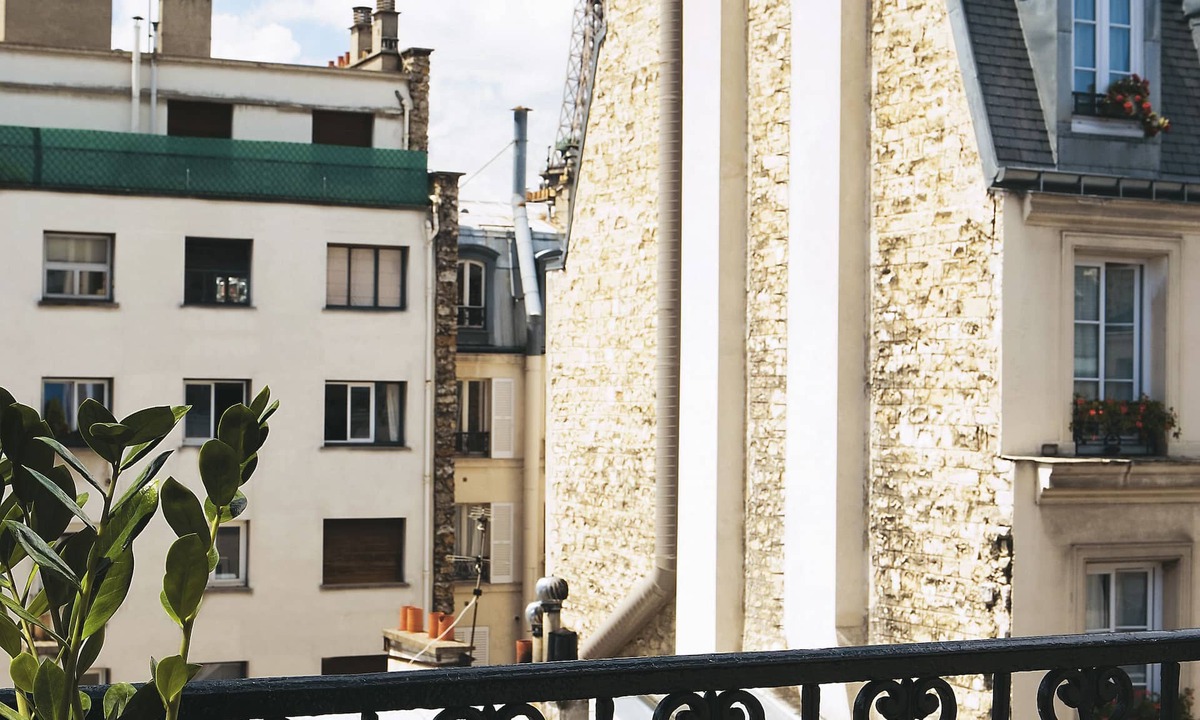 Quartier du Gros-Caillou Hotel | Grand Hotel Leveque