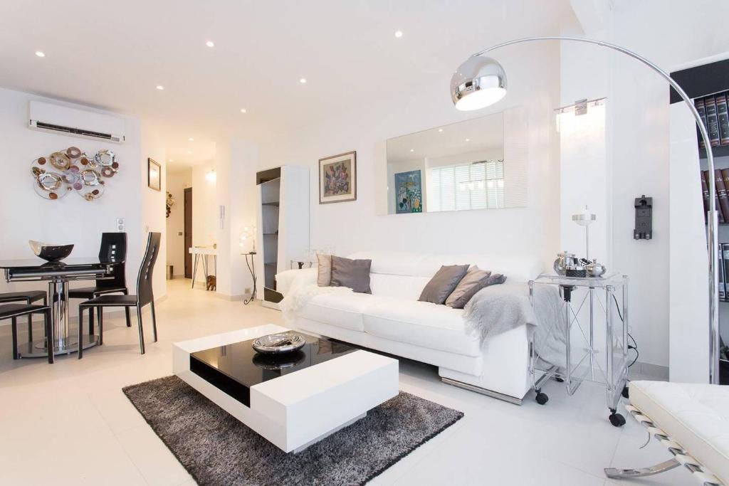 Cannes City Centre Apartment | GRAND HOTEL: New 2 BEDS/ 2 BATHS