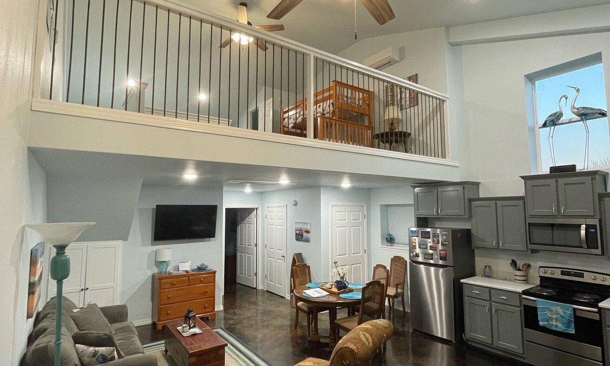 Copeland House | Grand Lake Barndominium 🐟 Close to Wolf Creek & Monkey Island 🐡 Lake access 🐠