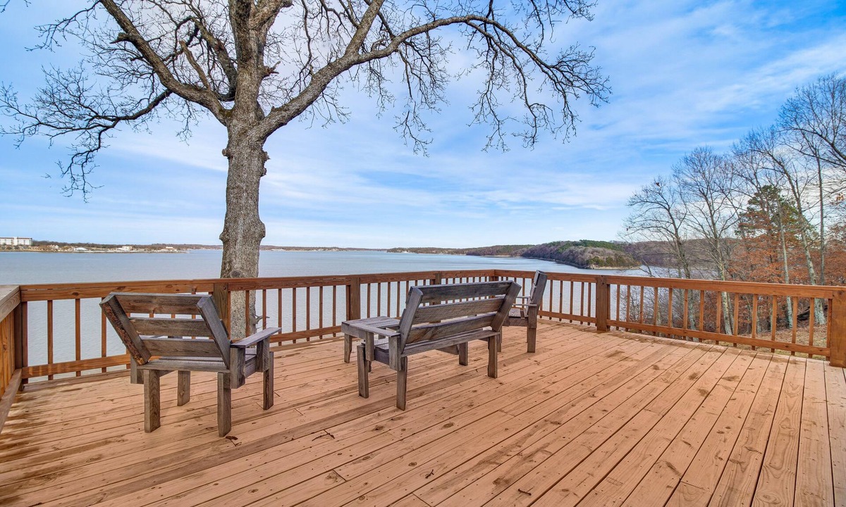 Dennis House | Grand Lake Views: Pet-Friendly Jay Getaway!