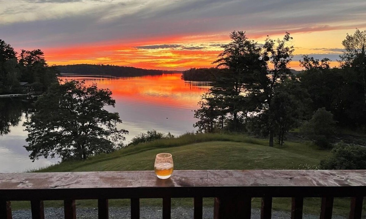Sioux Narrows Nestor Falls Cabin | Grand Lodge at White Pine Retreats Fab Sunsets, Totally Refurnished - Sleeps 11