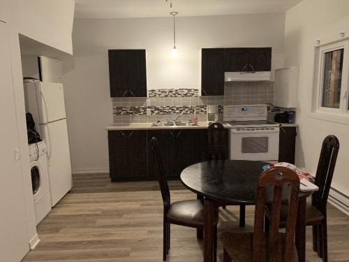 La Tuque House | Grand logement chaleureux